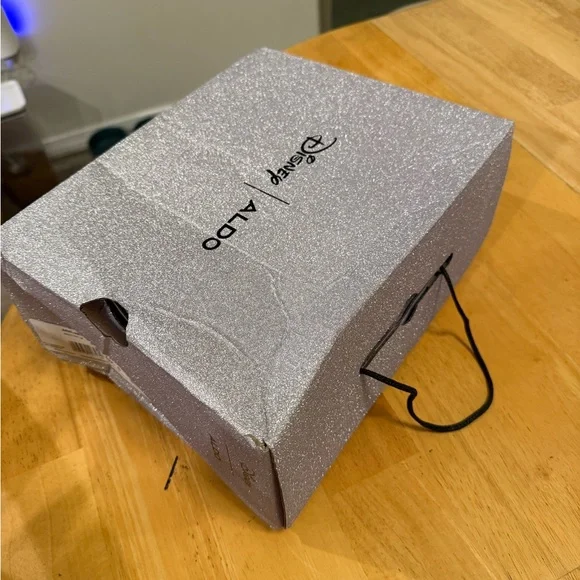 NWT In Box Disney x Aldo 3.5 inch Strappy Heel Metal Heel size 7.5 - Picture 9 of 9